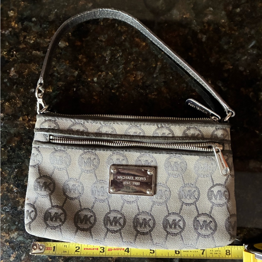 Michael Kors Silver Gray MK Logo Wristlet Clutch - Picture 4 of 5